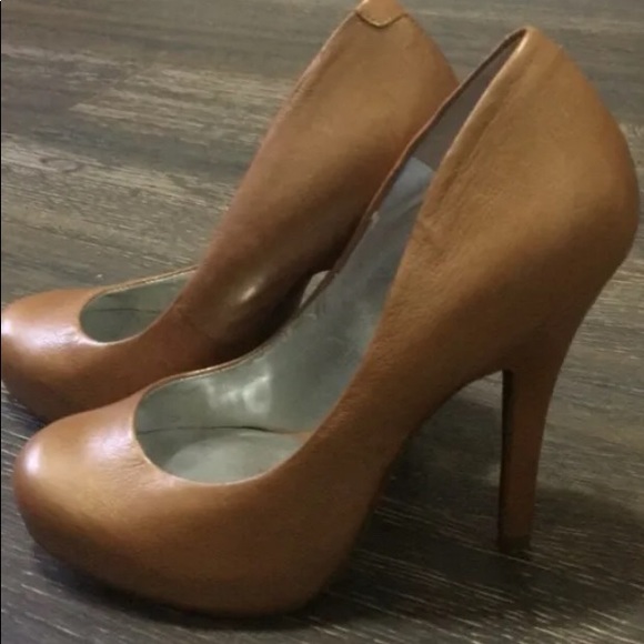 Jessica Simpson platform heels - Picture 6 of 7